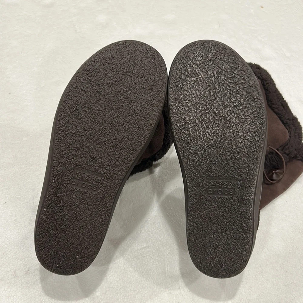 Crocs Modessa Faux Fur Suede Brown Boots size 9 EUC - Picture 3 of 4